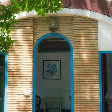 Baia D'oro Отель Сабаудия