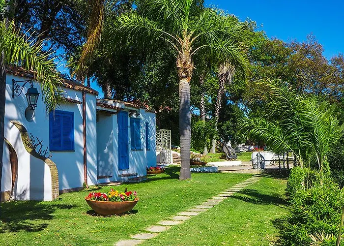 מלון Baia D'oro 3*