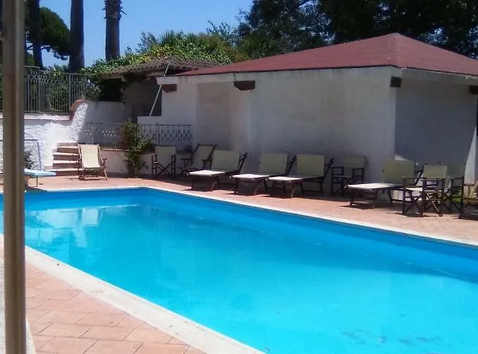 מלון Baia D'oro 3*